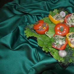 Овощи запеченный с мясной начинкой