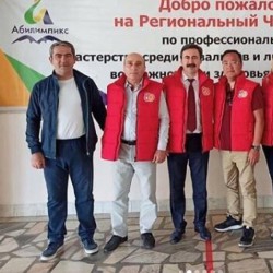Восхождение на Эльбрус в честь 80-ти летия СПО